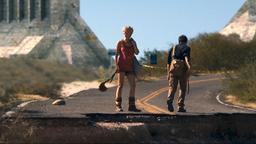 Monsters: Andrew Kaulder (Scoot McNairy) und Samantha Wynden (Whitney Able) auf einer endenden Straße.