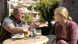 Klaus (Harald Krassnitzer) reist mit seiner Tochter Stefanie (Jennifer Ulrich) nach Mallorca, um mit seinem Vater Helmut (Michael Gwisdek) eine mehrtägige Wanderung durch das Tramuntana-Gebirge zu machen.