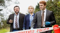 Leiche im Fluss: Detective Mike Shepherd (Neill Rea, li.), Detective Kristin Sims (Fern Sutherland, Mitte) und D. C. Breen (Nic Sampson, re.) ermitteln.