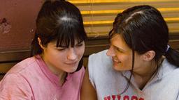 Zauber der Liebe: Kathryn (Selma Blair) und Jenny (Stana Katic).