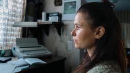 Lisa (Anna Fischer) ist überzeugt, dass die Ermittlungen in die falsche Richtung laufen.