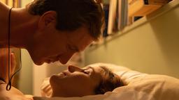 Lost (Jan Krauter) und Eva (Lia Carvalho) werden durch einen Geisteblitz Leanders unterbrochen