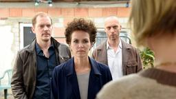 Louise Bonì (Melika Foroutan) und ihre Kollegen Hans Meirich (Godehard Giese) und Reiner Lederle (Frank Seppeler) befragen Zeugen.