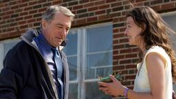 Lucetta (Milla Jovovich) versucht, Kontakt zu dem abweisenden Bewährungsbeamten Jack Mabry (Robert De Niro) aufzunehmen.
