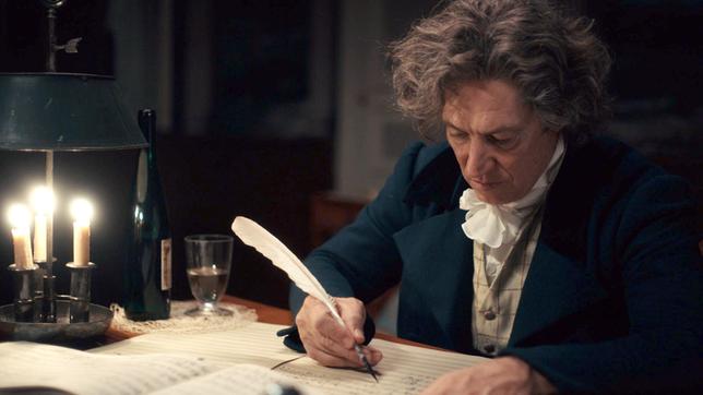 Bild: ARD Degeto/WDR/ORF/EIKON Media Ludwig van Beethoven (Tobias Moretti) komponiert trotz seiner Taubheit.