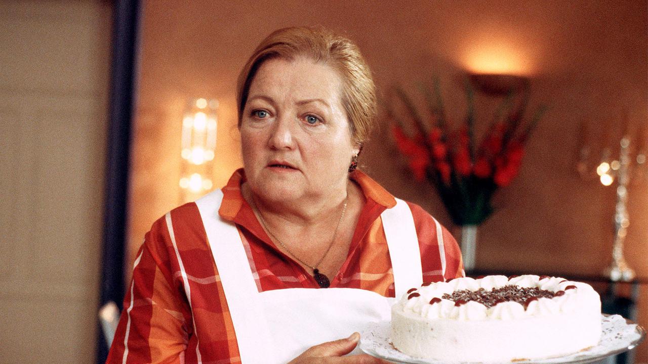 Marga (Marianne Sägebrecht) ist nicht nur eine Köchin, sie ist auch die Seele des Hauses.
