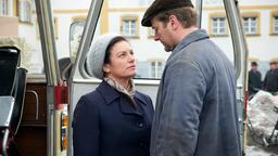 Marie (Christine Neubauer) bittet ihren Mann Paul (Marcus Mittermeier), er möge mehr Geduld mit seinem Sohn Felix haben.