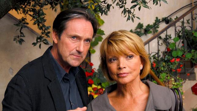 Bild: ARD Degeto/Hans Seidenabel Marius (Helmut Zierl) und Barbara (Uschi Glas) entdecken nach und nach gemeinsame Interessen.