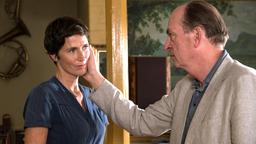 Markus Gellert (Herbert Knaup) möchte Tonja Henningsen (Julia Bremermann), der Ehefrau des Bürgermeisters, gerne aus ihrer misslichen Lage helfen und die beiden nähern sich an.
