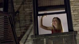 Michelle (Gwyneth Paltrow) versteht sich blendend mit ihrem netten Nachbarn Leonard.