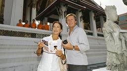 Moritz (Sigmar Solbach) und seine Frau Wilma (Daniela Ziegler) gehen auf Entdeckungstour.