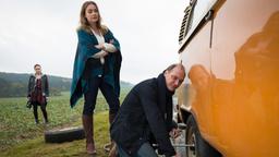 Nicht nur in der Ehe von Charlotte (Aglaia Szyszkowitz) und Erik (Martin Brambach) läuft nicht alles rund. Links: Fiona (Lena Urzendowsky)