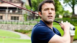 Noch ahnt der aufstrebende Manager Bobby (Ben Affleck) nicht, dass es mit dem Golfspiel bald vorbei sein wird.