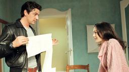 Noch ist Elena (Julia Stemberger) nicht recht überzeugt, von Max' (Gregor Törzs) Haushälterqualitäten...