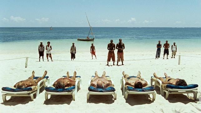 Paradies Liebe? An Kenias Stränden warten „Beachboys“ auf die Touristinnen.
