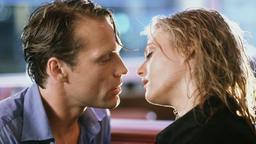 Paul (Pierre Besson) ist fest davon überzeugt, dass er in der verführerischen Marie (Eva Hassmann) die Liebe seines Lebens gefunden zu haben.