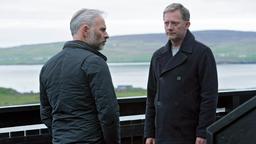 Perez (Douglas Henshall) spürt, dass ihm Duncan (Mark Bonnar, li.) etwas verheimlicht.
