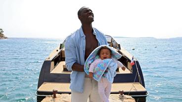 Bild: ARD Degeto Plötzlich Papa: Samuel (Omar Sy) bekommt das Ergebnis eines One-Nights-Stands vorbeigebracht: die kleine Gloria.