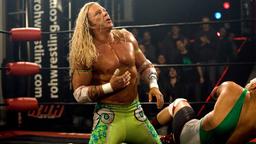 Randy "The Ram" Robinson (Mickey Rourke, re.) gibt im Wrestling-Ring alles.