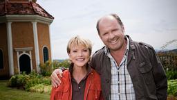 Rivalen und trotzdem Freunde: Die Winzerin Franziska Habicht (Uschi Glas) und der Winzer Josef Fink (August Schmölzer).