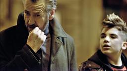 Rocco Schiavone (Marco Giallini) und sein Schützling Gabriele (Carlo Ponti Di Sant’Angelo).