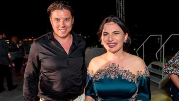 Bild: WDR Ruja Ignatova mit ihrem Geschäftspartner und Liebhaber Sebastian Greenwood. Der Marketgingspezialist erfand gemeinsam mit ihr den Schwindel um Onecoin. Er sitzt seit 2018 in den USA in Untersuchungshaft.