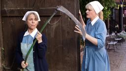 Schwester Lydia (Ulrike Grote) fürchtet, dass Elly (Cornelia Froboess,li.) im Überschwang der Gefühle eine Dummheit begehen könnte.