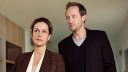 Seitensprung: Fiona (Claudia Michelsen) und Ben (Stephan Kampwirth)