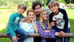 Sophie kocht: Sophie (Annette Frier) mit ihrer Familie: Hubertus (Hans-Jochen Wagner), Nina (Priska Kraft) und Ben (Leopold Schmidt) und Max (Konstantin Schmidt).