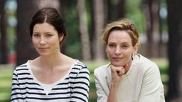 Stacie (Jessica Biel) und Patti (Uma Thurman, re.) sind ein attraktives Publikum.