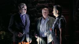 Stefan (Stephan Grossmann), der Bauunternehmer Herr Körnler (Wolfgang Finck) und der Elektriker finden den Grund für den Stromausfall heraus.