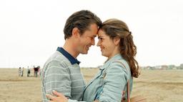 Susanne (Rebecca Immanuel) und ihr Ex-Mann Jan (Timothy Peach) haben sich in Italien wieder ineinander verliebt.