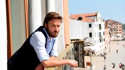 Teo Lando (Andreas Pietschmann) kehrt nach langer Zeit nach Venedig zurück.
