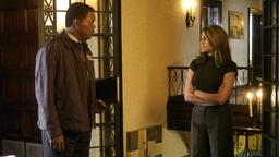 Tom (Samuel L. Jackson) versucht herauszufinden, welche Rolle die geheimnisvolle Ann (Eva Mendes) in dem Mordfall spielt.