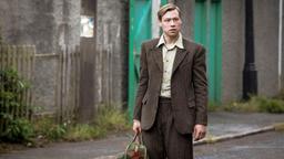 Trautmann (David Kross) entschließt sich, nicht in seine Heimat zurückzukehren.