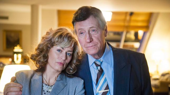 Bild: MDR/Saxonia Entertainment/Axel Berger V.l.: Claudia Schneider (Gesine Cukrowski), Jürgen Schneider (Reiner Schöne)