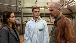 Viola (Yvonne Catterfeld), Böhme (Jan Dose) und Butsch (Götz Schubert) ermitteln in der alten Hefe-Fabrik.