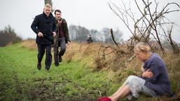Wallander (Kenneth Branagh) und sein junger Kollege Tobias Eliasson (Joe Claflin) habe die vermisste Altenheimbewohnerin gefunden.