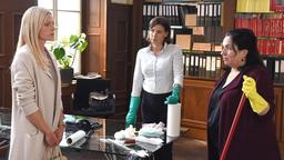 Was ist dran an den Vorwürfen? Paula Dennstein (Maria Happel, re.) und Dr. Therese Schwarz (Martina Ebm) sprechen mit Sylvia (Nele Kiper, li.).