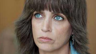 Anna Thalbach als Familienoberhaupt Peggy Rosinski.
