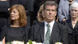Grace (Susan Sarandon) und Allen Brewer (Pierce Brosnan)