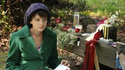 Rose (Carey Mulligan) 