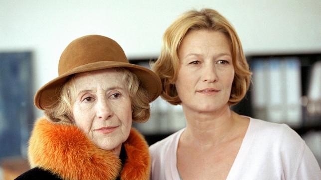 Bild: ARD Degeto Mutter Hilde (Rosemarie Fendel, li.) und Tochter Vreni (Suzanne von Borsody).