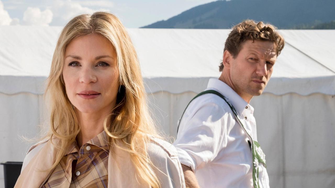 Zwischen Georg Leitner (Thomas Unger) und seiner Ex-Frau Mirjam (Nina Gnädig) beginnt ein Streit ums Sorgerecht für ihre Tochter.