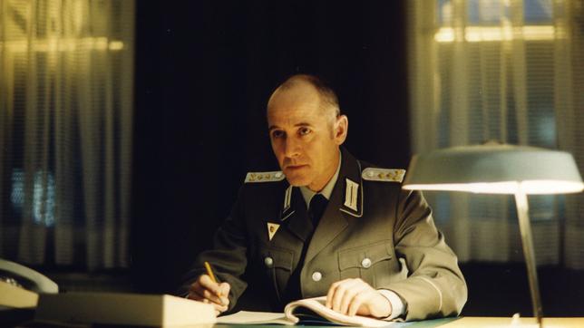 Bild: BR/Wiedemann & Berg Der Stasi-Hauptmann Wiesler erhält den Auftrag, den Schriftsteller Georg Dreymann auszuspionieren.