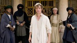 Der Medicus: Rob Cole (Tom Payne) und sein Lehrmeister Ibn Sina (Ben Kingsley) müssen sich vor einem Tribunal religiöser Fanatiker verantworten.