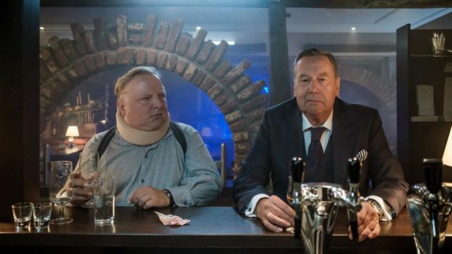 Bild: NDR/Gordon Timpen Axel Prahl (links) und Roland Kaiser