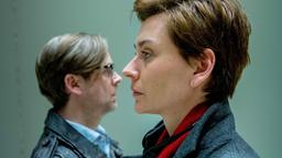 Unterm Radar: Elke Seeberg (Christiane Paul) und Tom Henskind (Matthias Matschke).