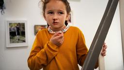 Es war ein Versehen. Aber nun blutet Anni (Lisa Marie Trense) und das gibt ihrer Mutter eine Handhabe gegen den Vater.