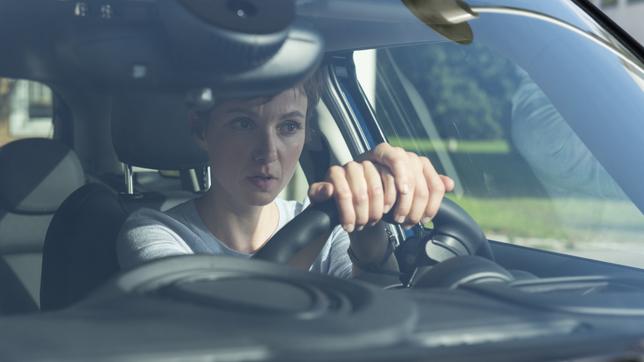 Bild: BR/diwafilm GmbH/BR/diwafilm GmbH Interpol-Agentin Juliette Pribeau (Julia Koschitz) ist überrascht als Günther Kompalla sie um ein Treffen bittet.